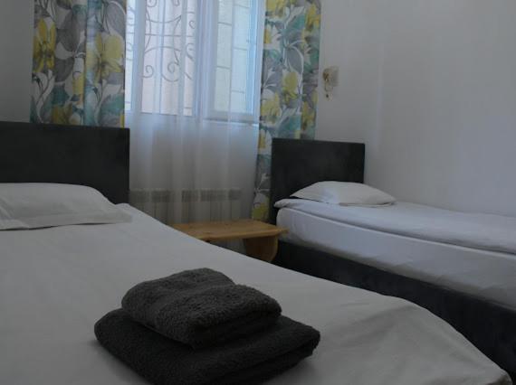 Jamilya'S B&B Guest House Каракол Екстер'єр фото
