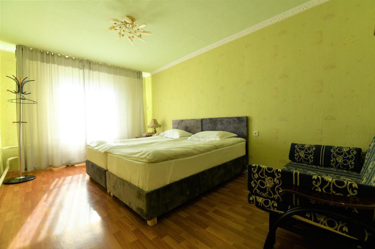 Jamilya'S B&B Guest House Каракол Екстер'єр фото