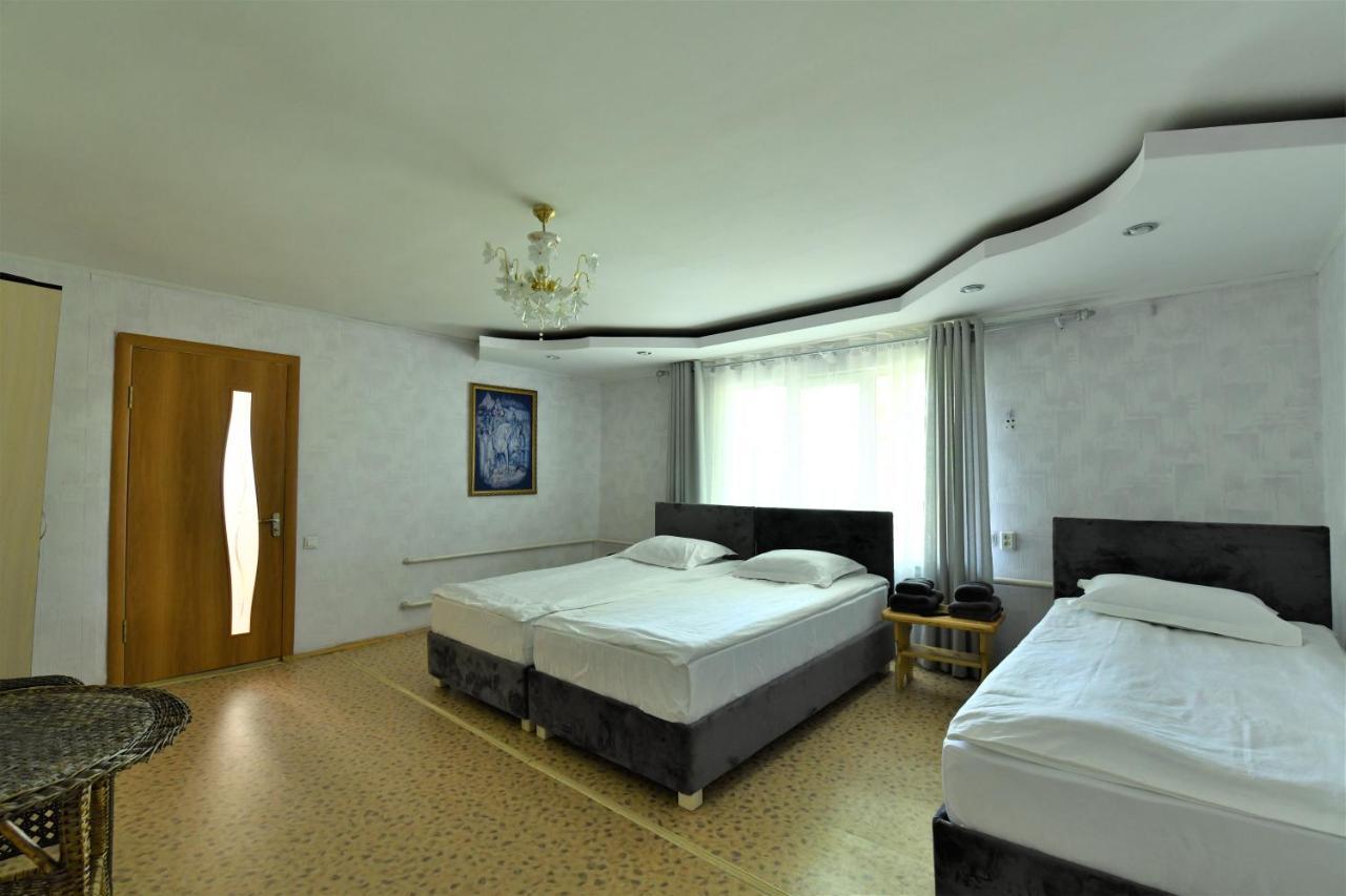 Jamilya'S B&B Guest House Каракол Екстер'єр фото